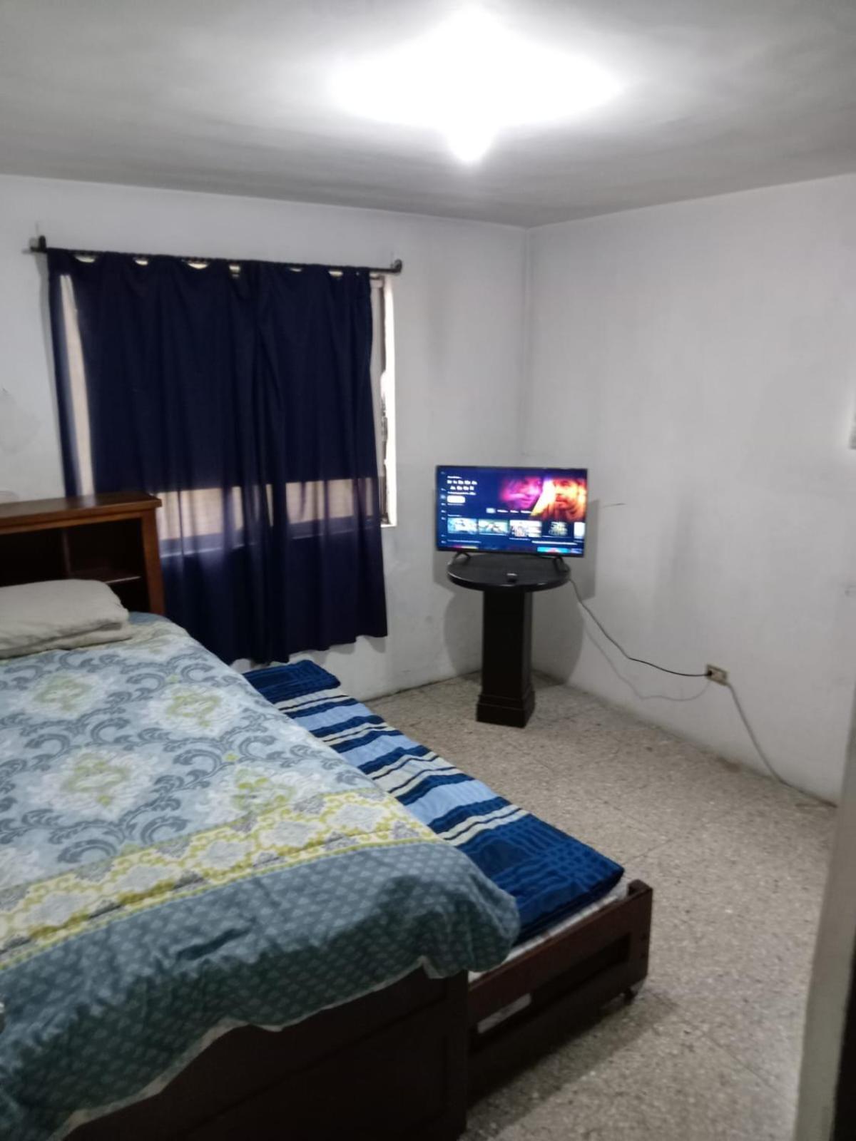 Acogedor Departamento Con Estacionamiento Gratuito Apartamento